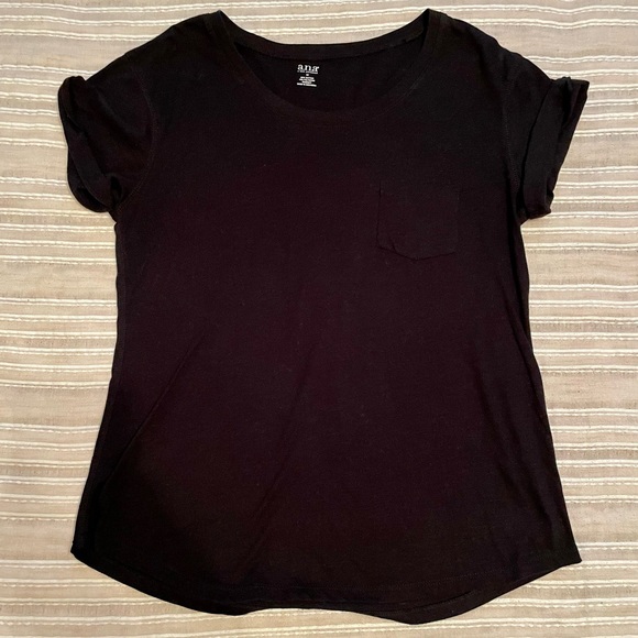 a.n.a pocket short sleeve t-shirt cuffed sleeves black size medium - Picture 3 of 6